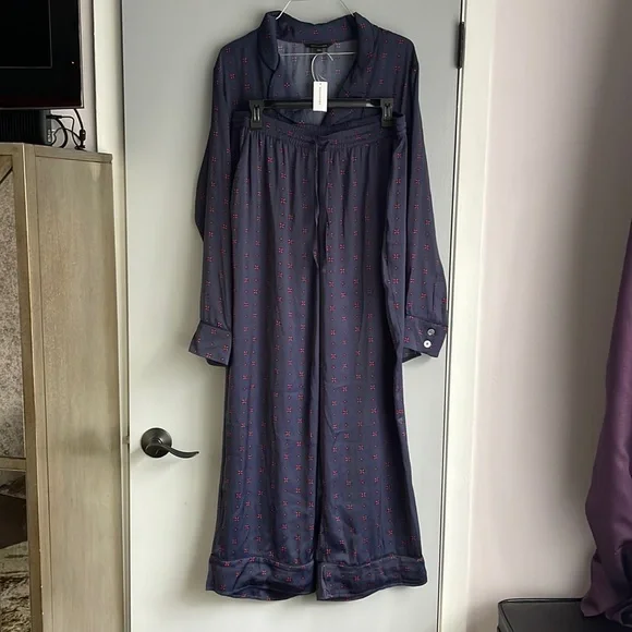 Banana Republic silky pajama set, size L, new